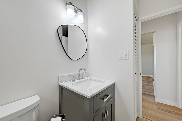 1115 W Paris St, Marfa, TX 79843