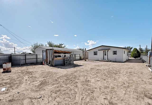 1115 W Paris St, Marfa, TX 79843