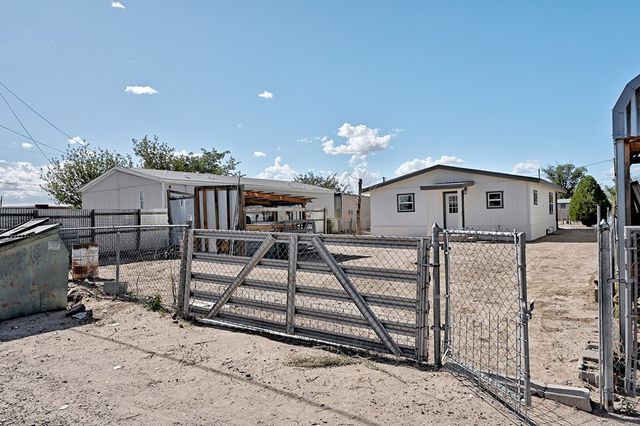 1115 W Paris St, Marfa, TX 79843