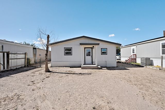 1115 W Paris St, Marfa, TX 79843