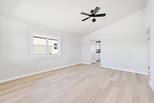 1115 W Paris St, Marfa, TX 79843