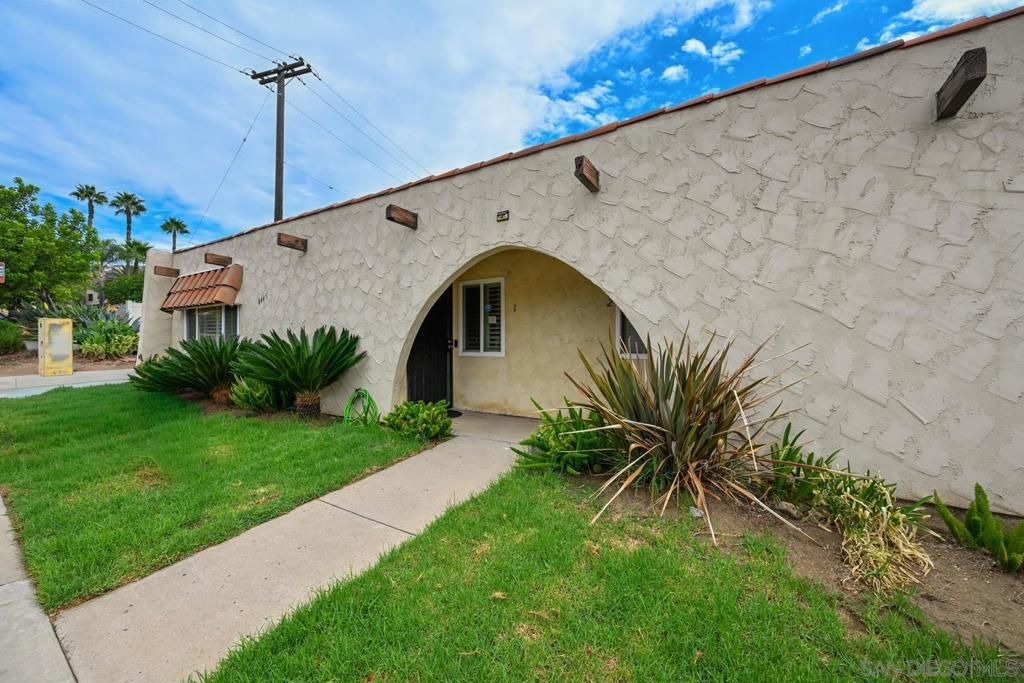 8445 Graves Ave 1, Santee, CA 92071