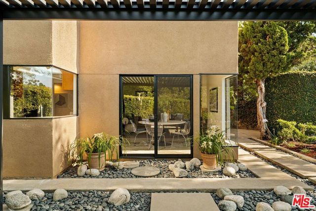4303 San Rafael Avenue, Los Angeles, CA 90042