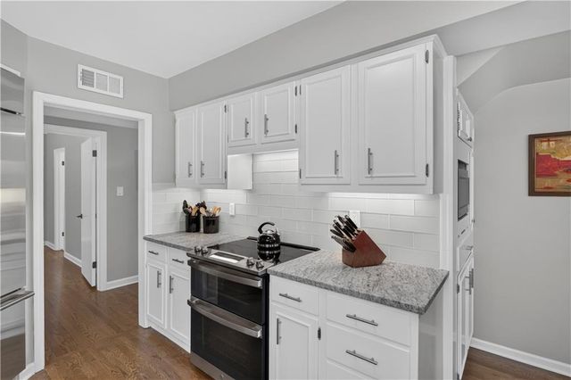 5115 Ward Parkway, Kansas City, MO 64112