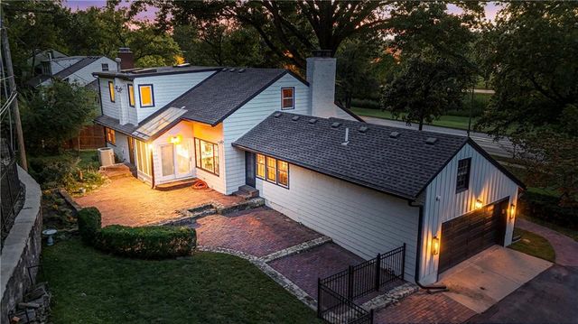 5115 Ward Parkway, Kansas City, MO 64112