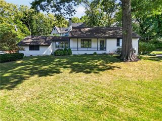 5115 Ward Parkway, Kansas City, MO 64112