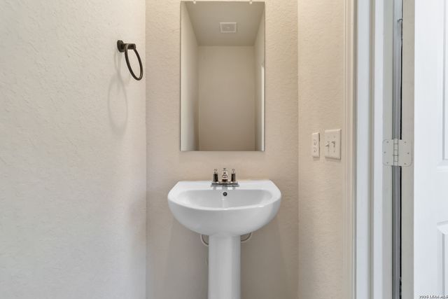 10331 BRAUNIG, San Antonio, TX 78252