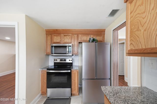 5162 SPRING GLEN Road, Jacksonville, FL 32207