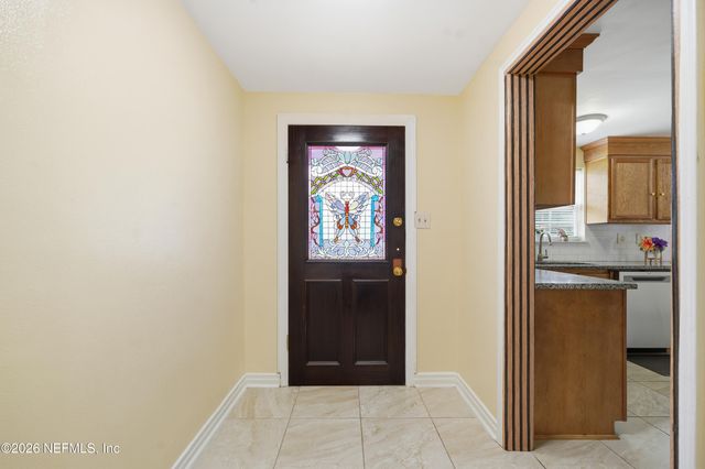 5162 SPRING GLEN Road, Jacksonville, FL 32207