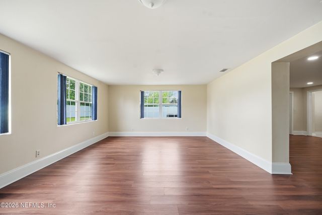 5162 SPRING GLEN Road, Jacksonville, FL 32207