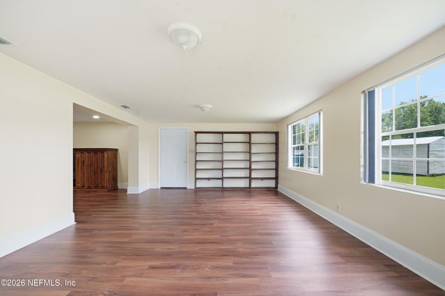 5162 SPRING GLEN Road, Jacksonville, FL 32207