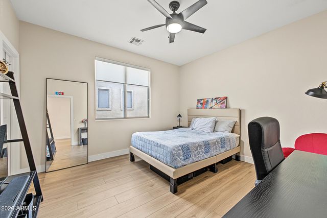 2423 W MINERAL Road, Phoenix, AZ 85041