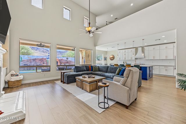 2423 W MINERAL Road, Phoenix, AZ 85041