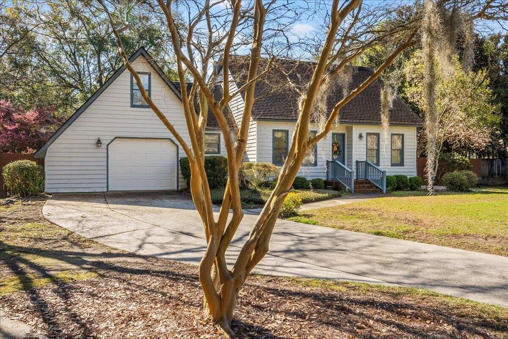 Image 1 of property listing at 698 Whispering Marsh Drive, Charleston, SC 29412