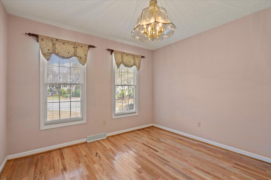 Image 10 of property listing at 698 Whispering Marsh Drive, Charleston, SC 29412