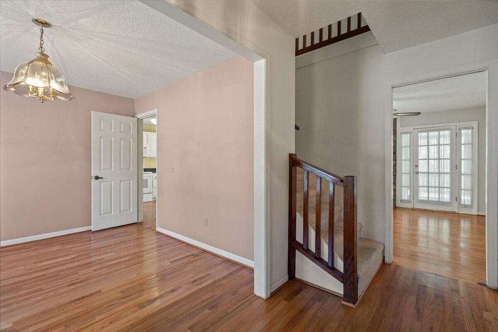 Image 11 of property listing at 698 Whispering Marsh Drive, Charleston, SC 29412