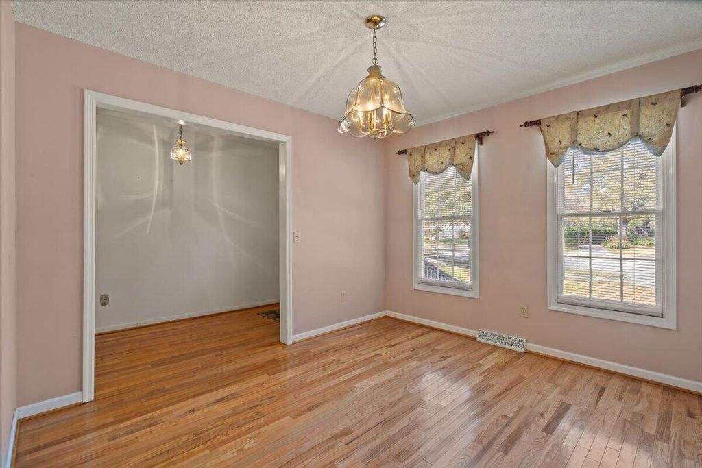 Image 12 of property listing at 698 Whispering Marsh Drive, Charleston, SC 29412