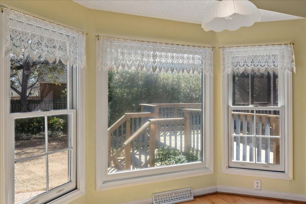 Image 16 of property listing at 698 Whispering Marsh Drive, Charleston, SC 29412