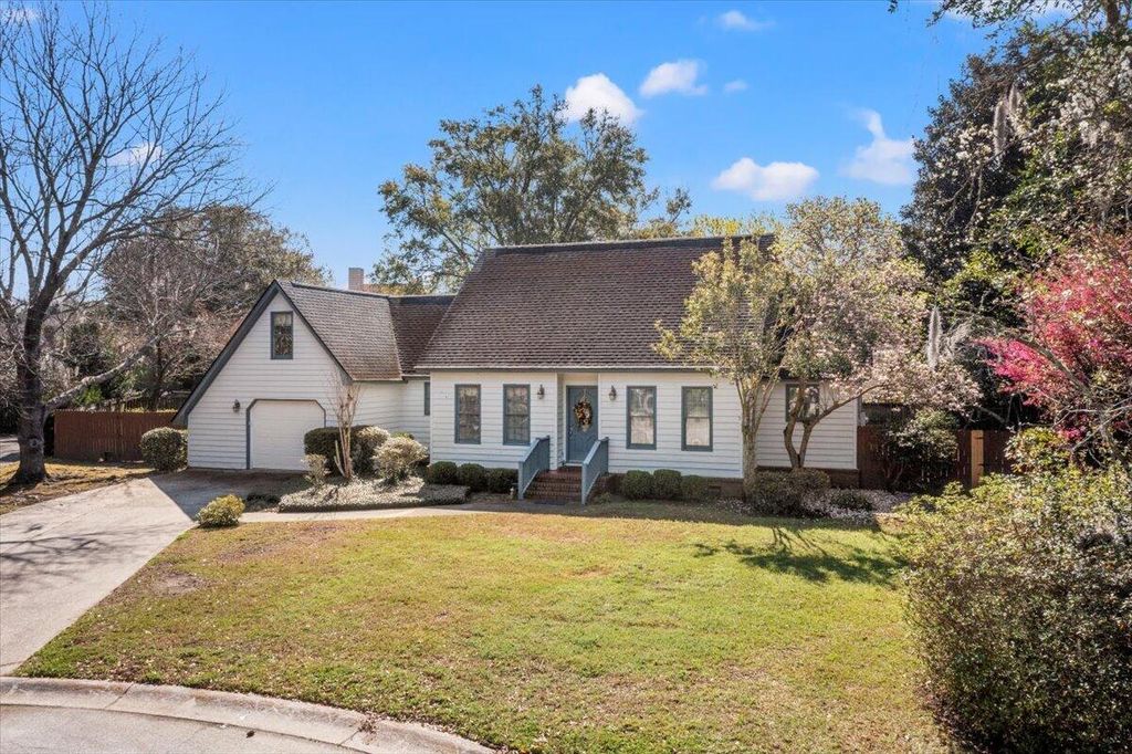 Image 2 of property listing at 698 Whispering Marsh Drive, Charleston, SC 29412
