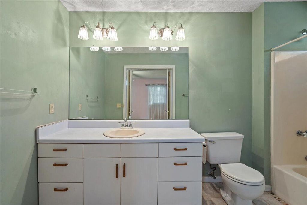 Image 32 of property listing at 698 Whispering Marsh Drive, Charleston, SC 29412