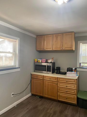 1561 E 4th Avenue, Columbus, OH 43219