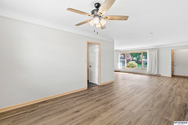2142 S 38 Avenue, Omaha, NE 68105
