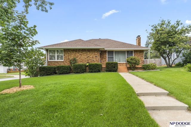 2142 S 38 Avenue, Omaha, NE 68105