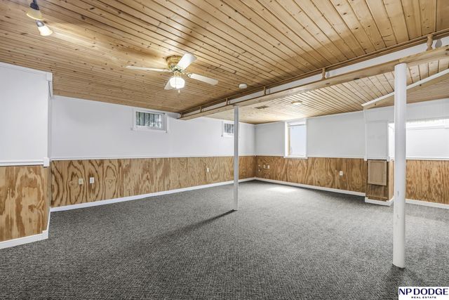 2142 S 38 Avenue, Omaha, NE 68105