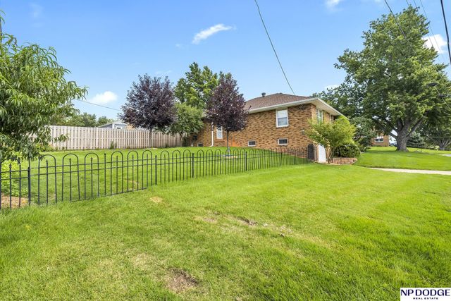 2142 S 38 Avenue, Omaha, NE 68105