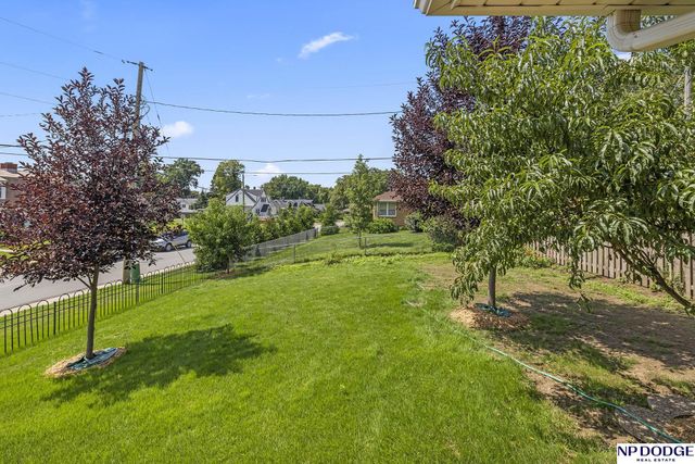 2142 S 38 Avenue, Omaha, NE 68105