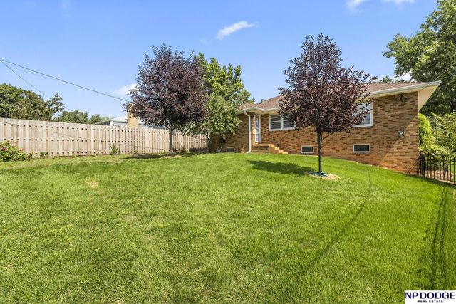 2142 S 38 Avenue, Omaha, NE 68105