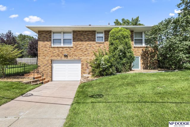 2142 S 38 Avenue, Omaha, NE 68105