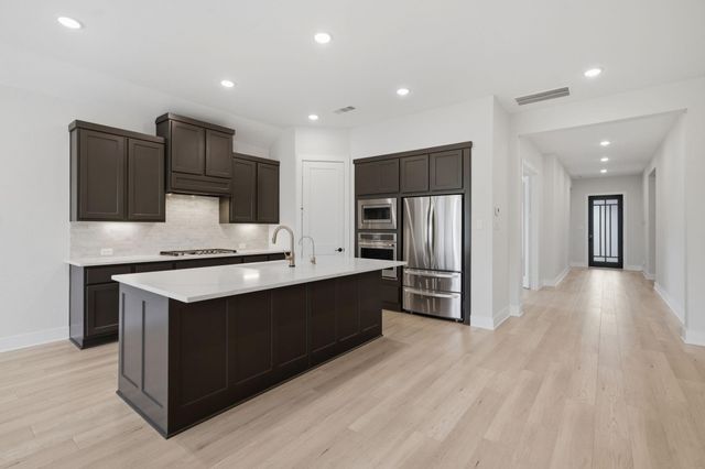 8143 Fenway Heights Dr, The Woodlands, TX 77389
