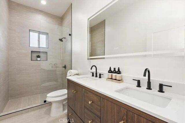 642 E Fairview Boulevard, Inglewood, CA 90302