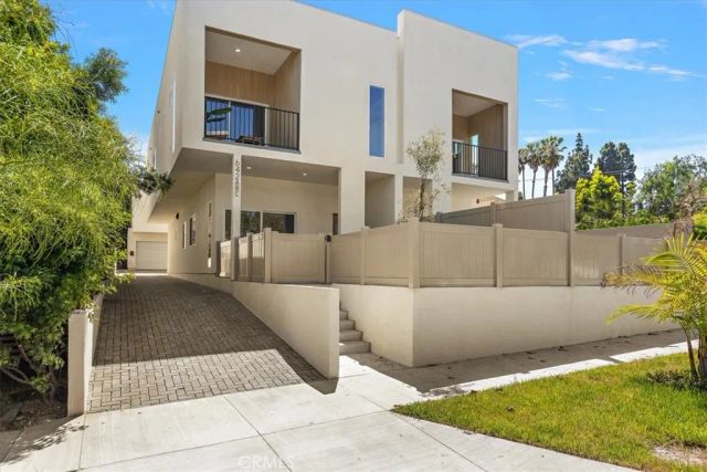 642 E Fairview Boulevard, Inglewood, CA 90302