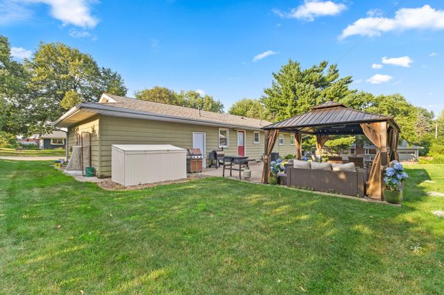 784 Creek Avenue, Mendota Heights, MN 55120