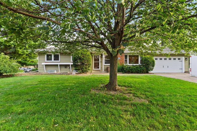 784 Creek Avenue, Mendota Heights, MN 55120