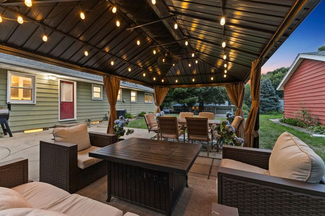 784 Creek Avenue, Mendota Heights, MN 55120