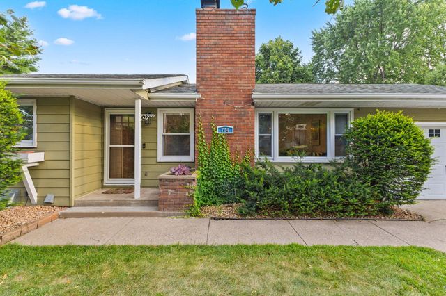 784 Creek Avenue, Mendota Heights, MN 55120