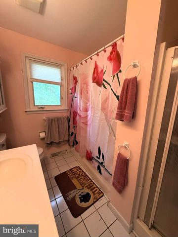 28 WORRAL CT, Newark, DE 19711