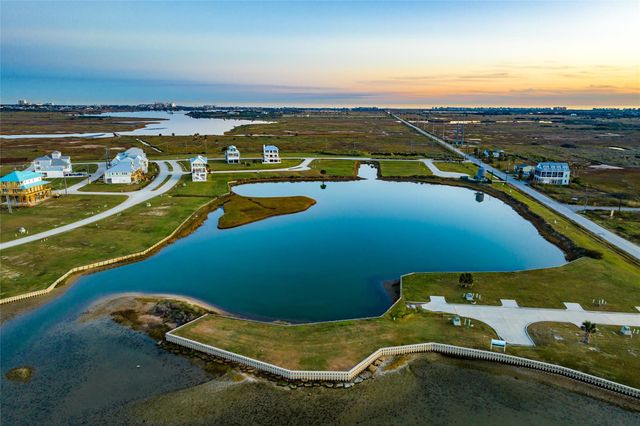 10903 White Ibis Way, Galveston, TX 77554