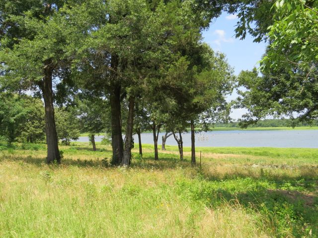 361 Private Road 7327, Emory, TX 75440