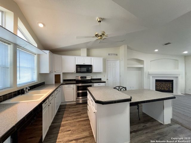 9611 HILDEBRANDT RD, San Antonio, TX 78222