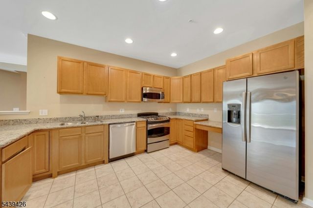 2202 Warrens Way 2202, Wanaque Boro, NJ 07465