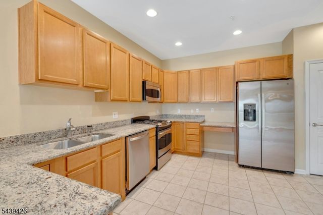 2202 Warrens Way 2202, Wanaque Boro, NJ 07465