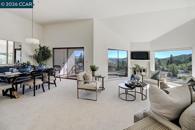 3318 Ptarmigan Dr 3C, Walnut Creek, CA 94595