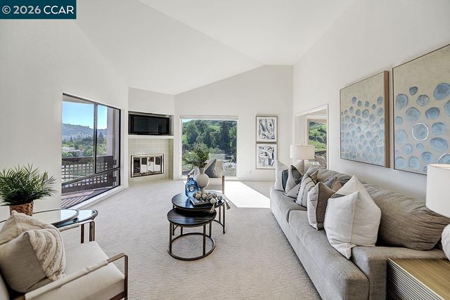 3318 Ptarmigan Dr 3C, Walnut Creek, CA 94595