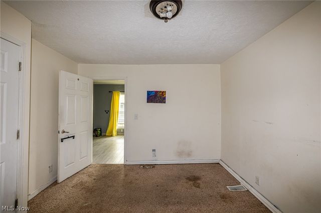 124 E 32nd Street, Lorain, OH 44055