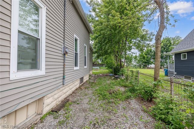 124 E 32nd Street, Lorain, OH 44055