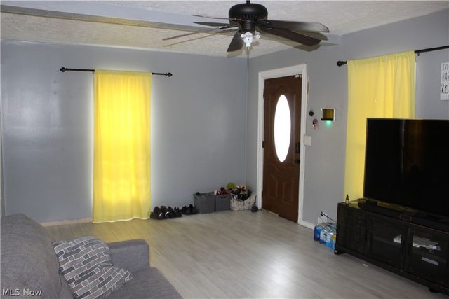 124 E 32nd Street, Lorain, OH 44055